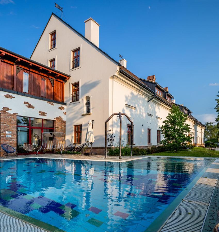 Vecsecity Hotel