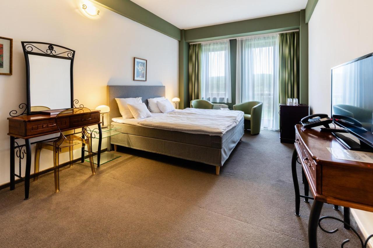 Vecsecity 4* Hernadvecse