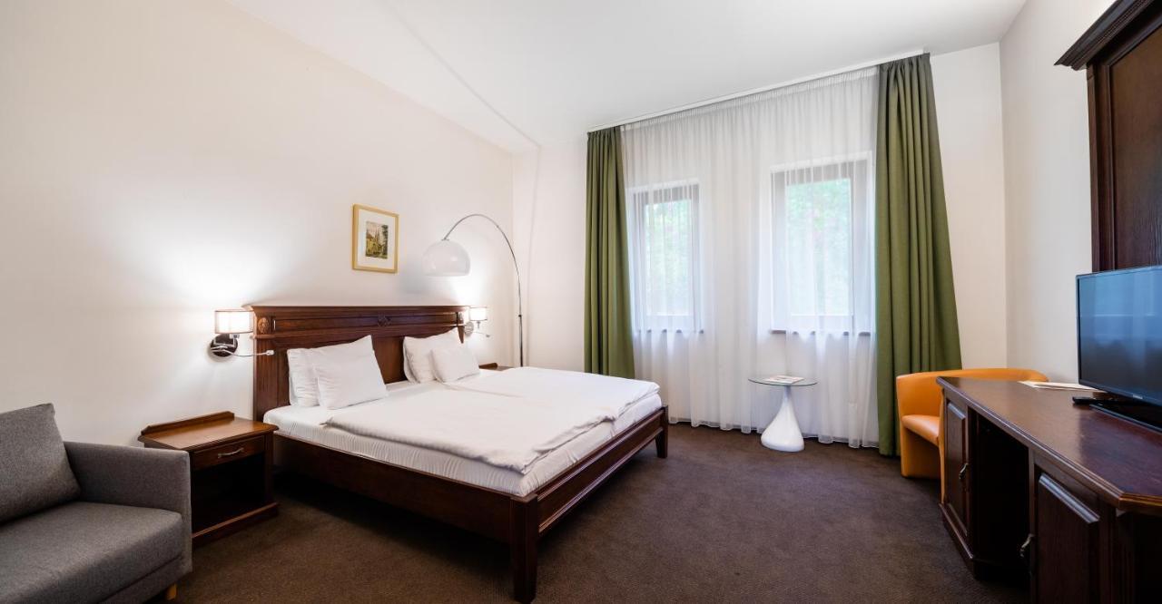 Vecsecity Hotel 4*