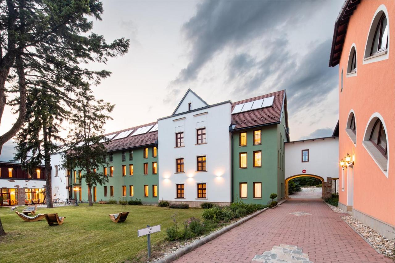 Vecsecity Hotel