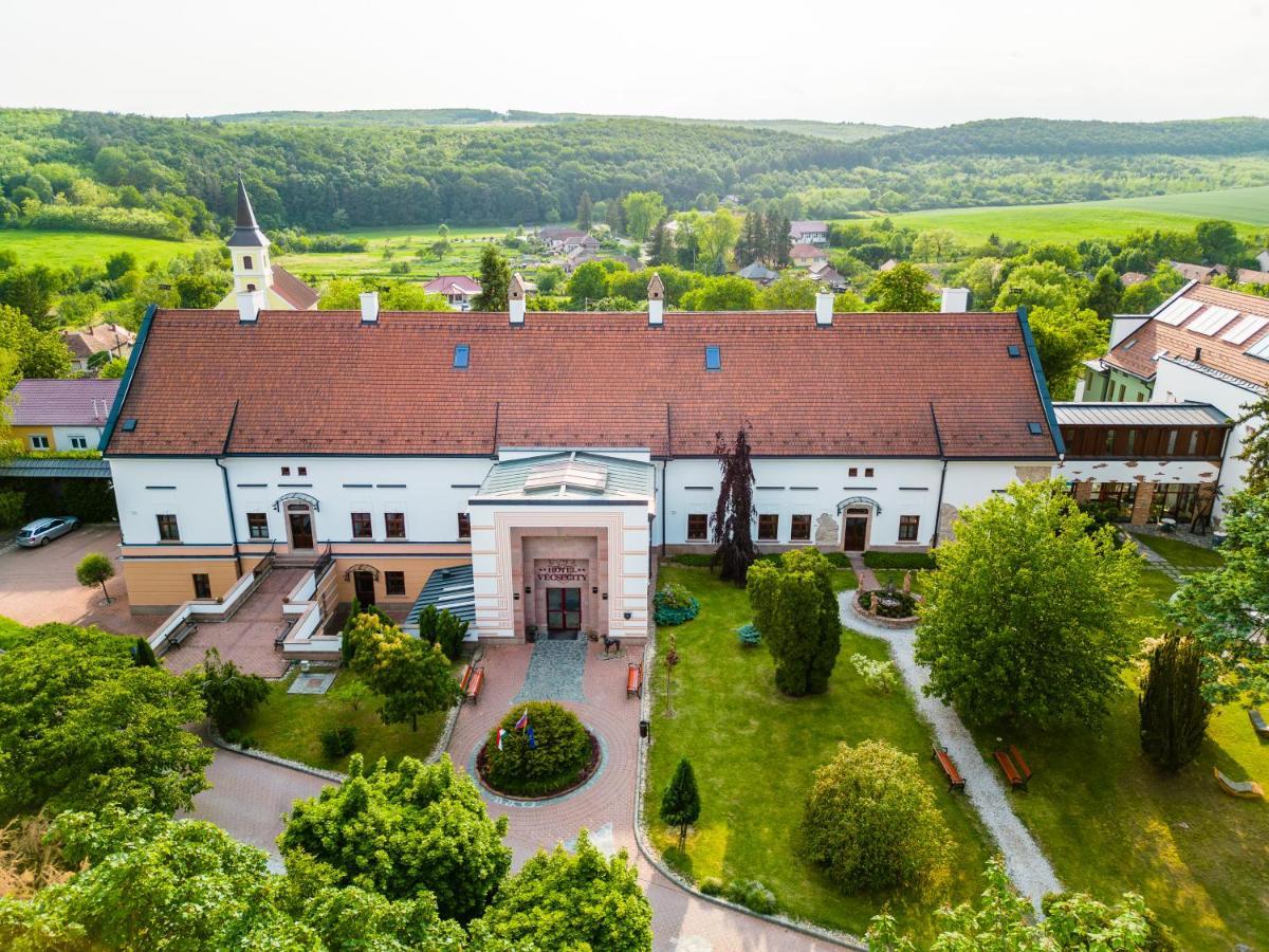 Vecsecity Hotel